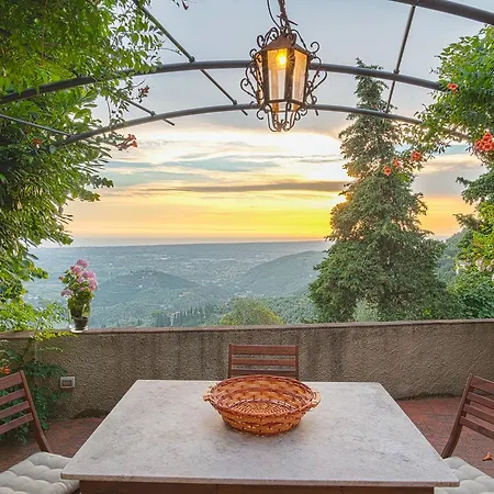 Camaiore Apartment